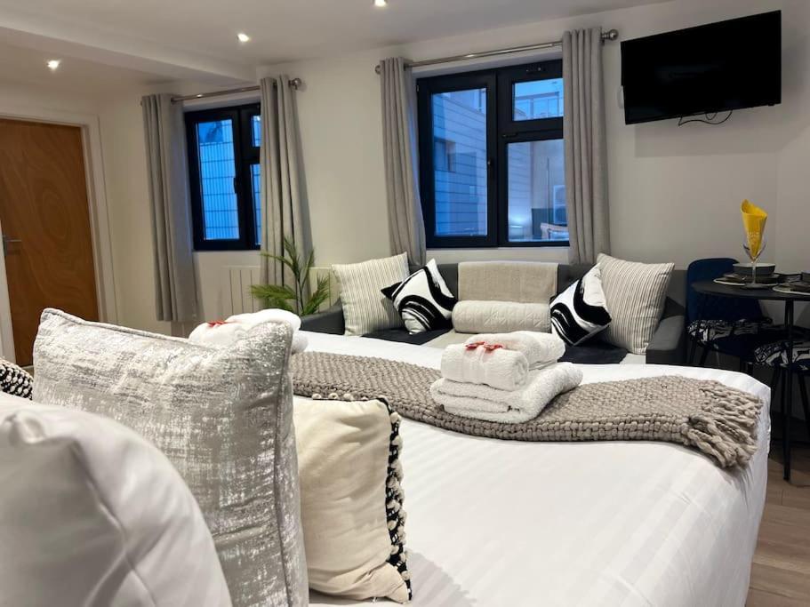 Master Suite In Central Southampton Exterior foto
