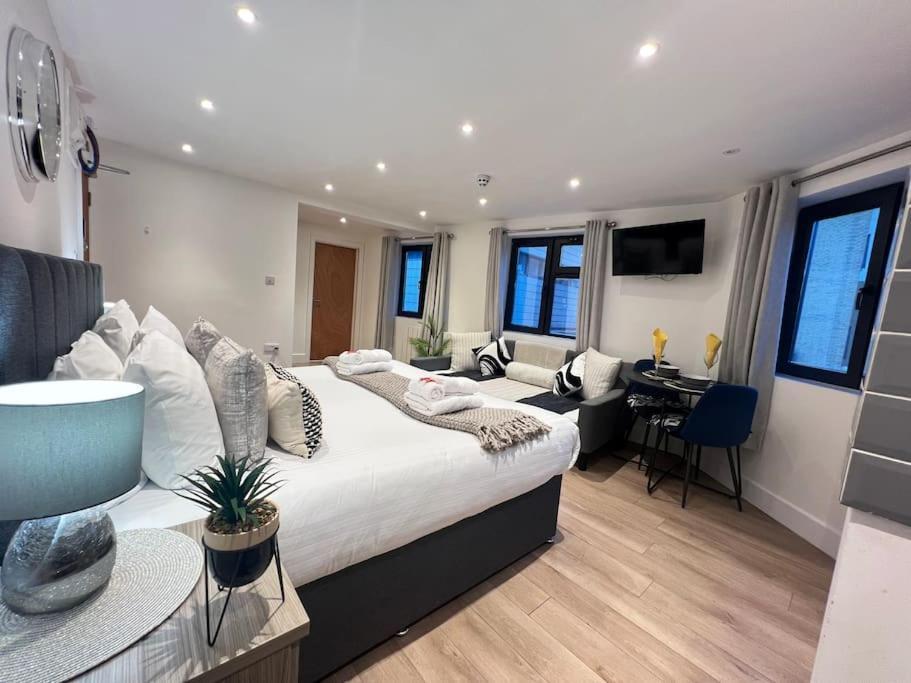 Master Suite In Central Southampton Exterior foto